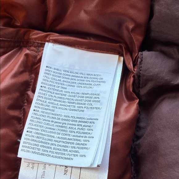 Arc'teryx Women's Puffer Coat - Dark Maroon /Brown - Picture 5 of 8